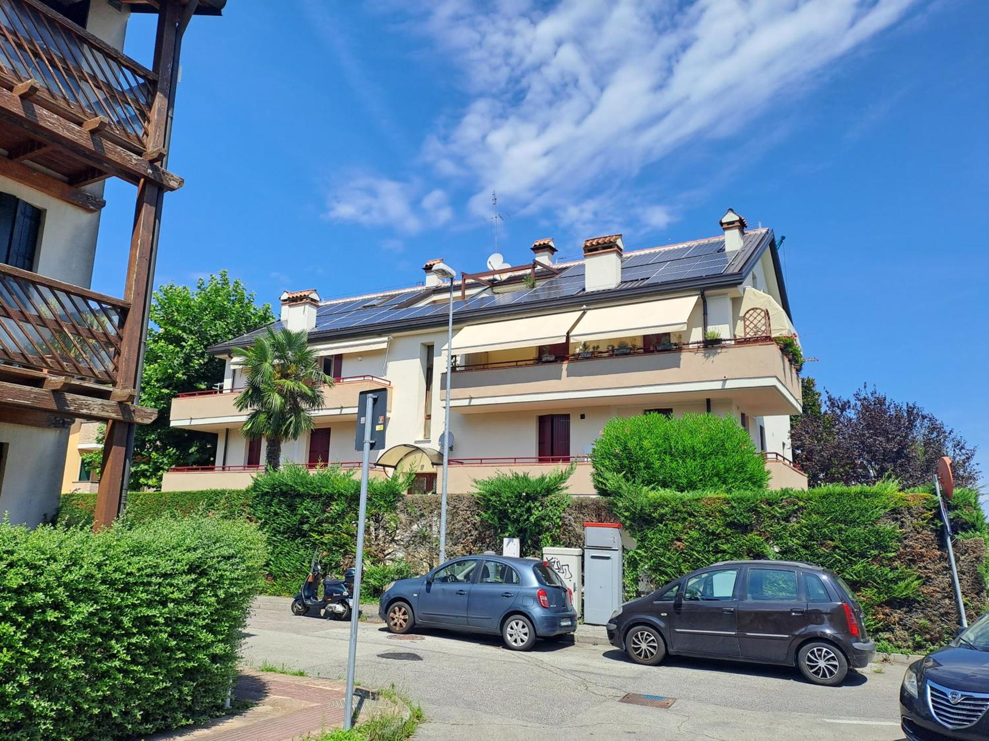Apartment Ground Floor,top Level